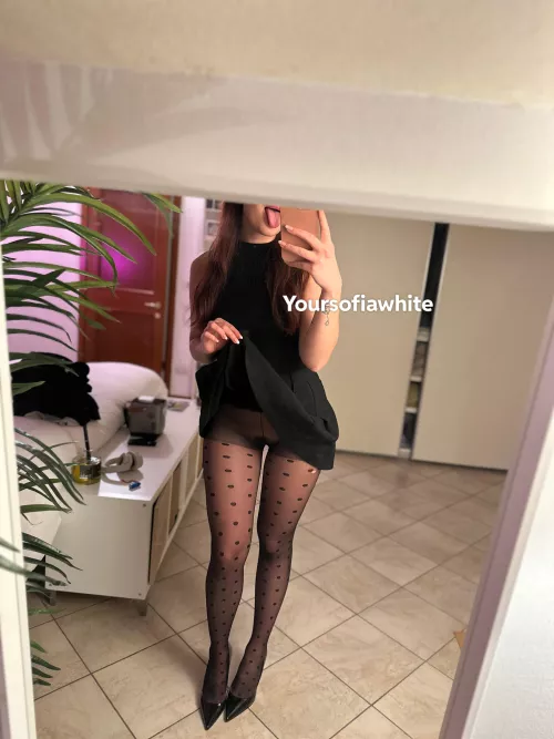 Ready for dinner with my friends. Pantyhose and without panties it’s perfect combo