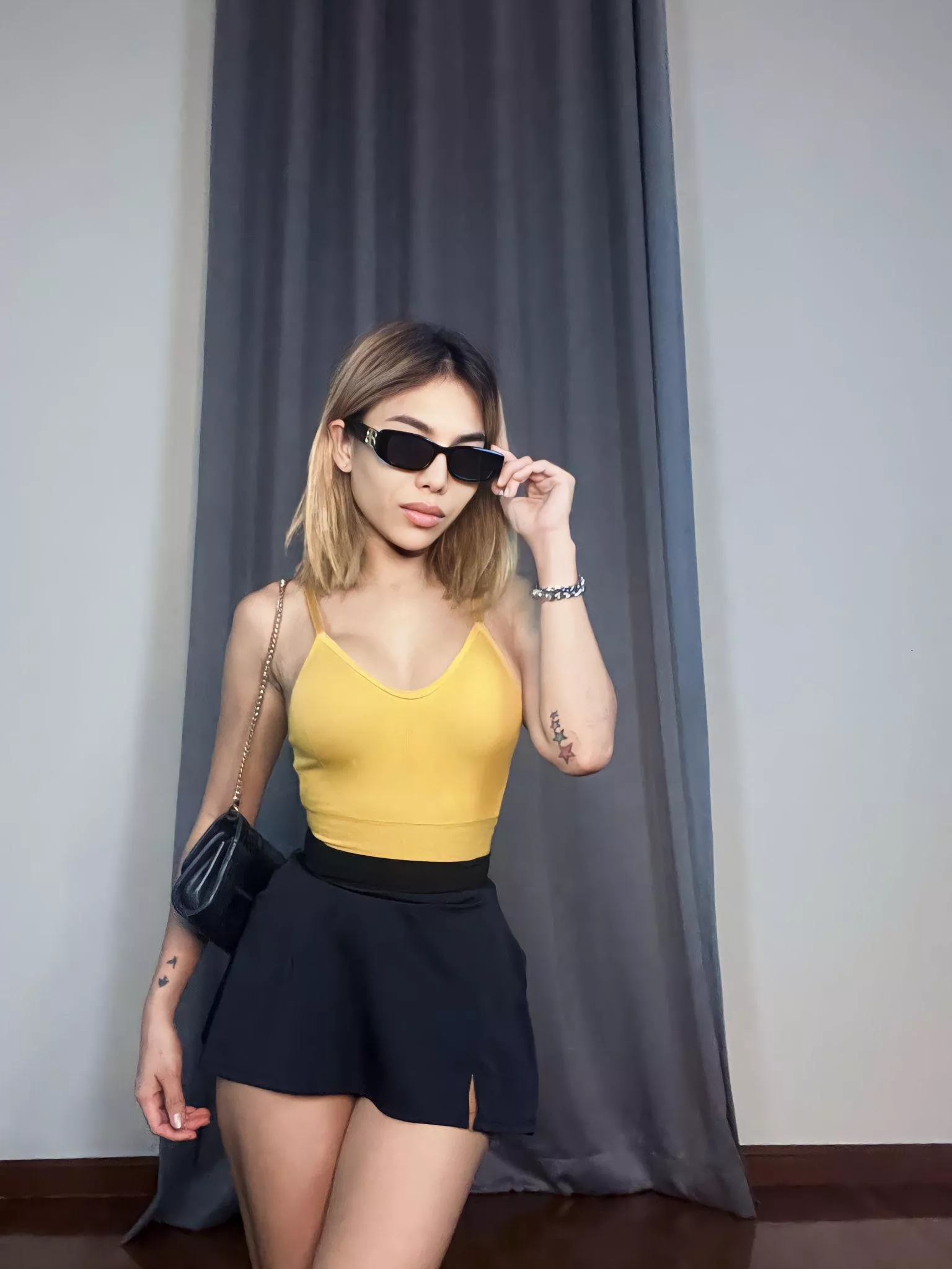 Ready to be mesmerized by these asian curves? 😍