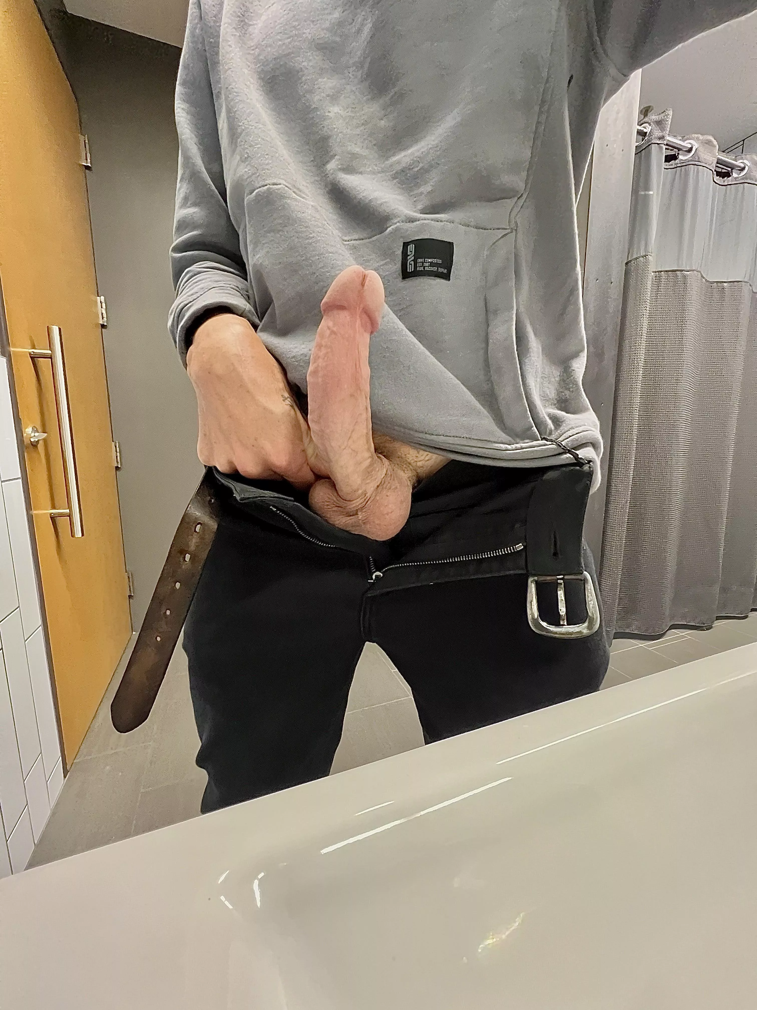 Reddit turning me on at work. [44]