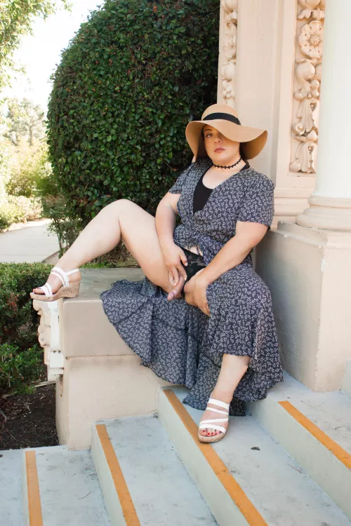 Saw a guy checking out my feet at the park, if only he'd stuck around a little longer 🤭