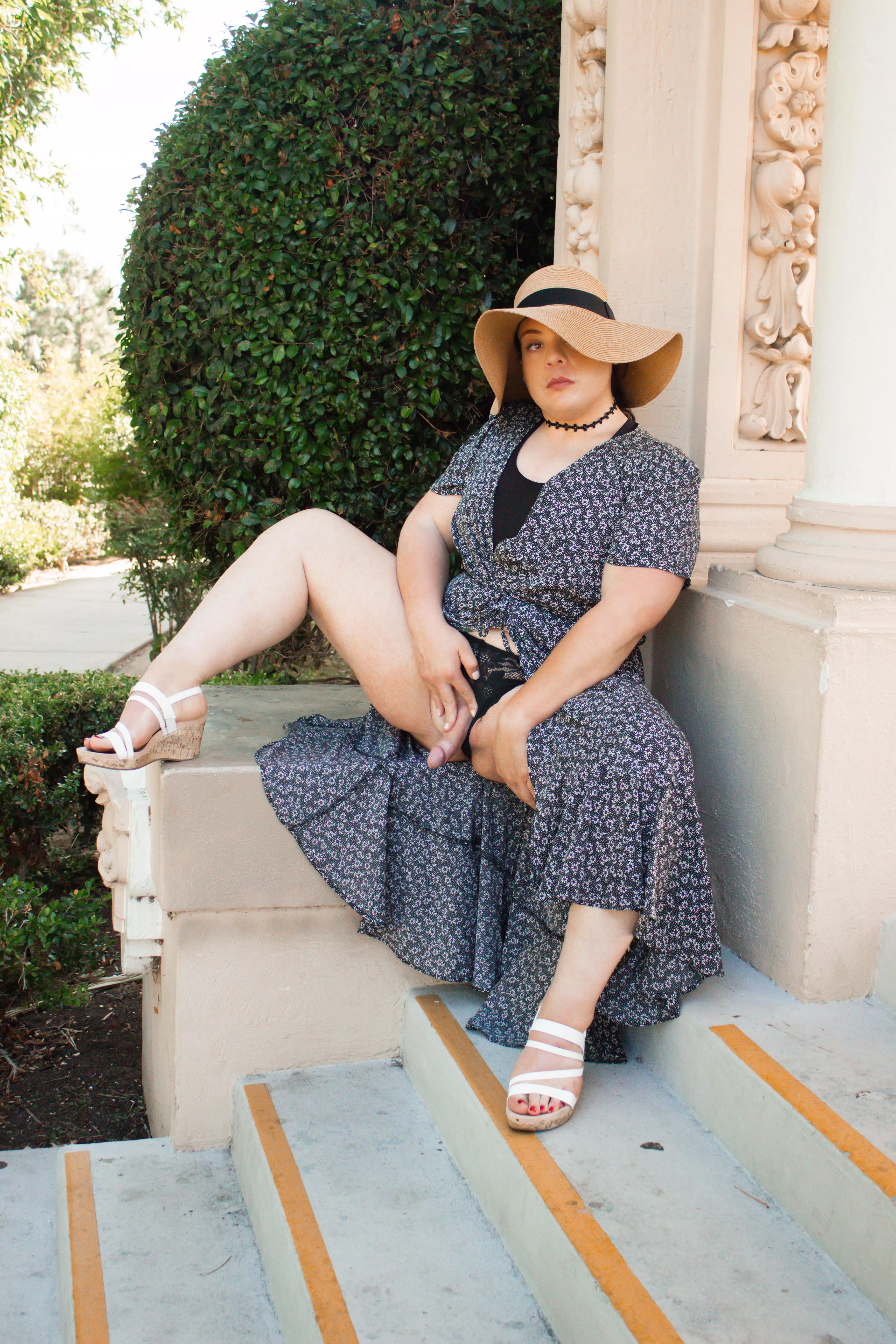 Saw a guy checking out my feet at the park, if only he'd stuck around a little longer 🤭