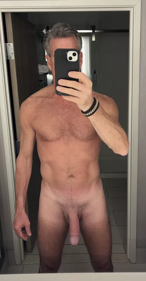 Solo hotel room selfie [50]