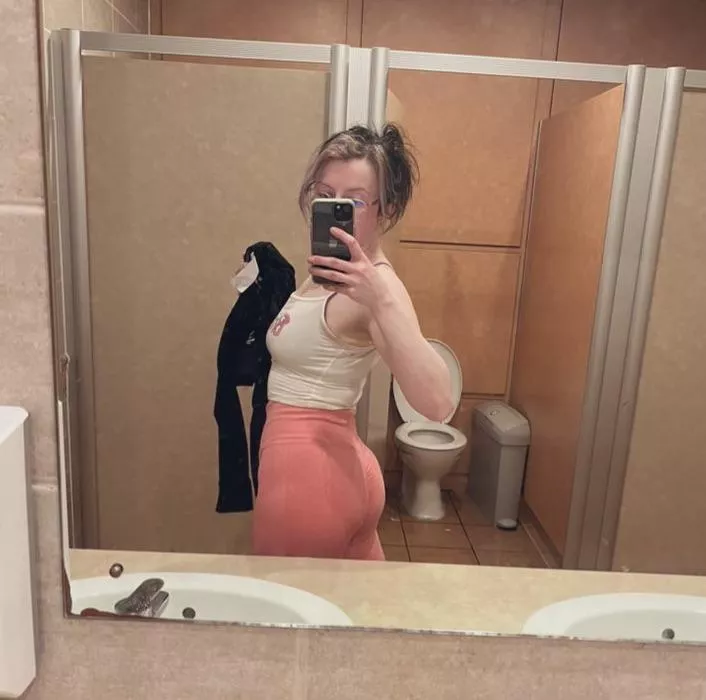 Sweaty post workout pic …. Would you still fuck me is I’m covered in sweat after the gym? 