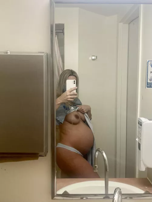The only person I know who would sneak a pregnant nude in the hospital minutes before birth