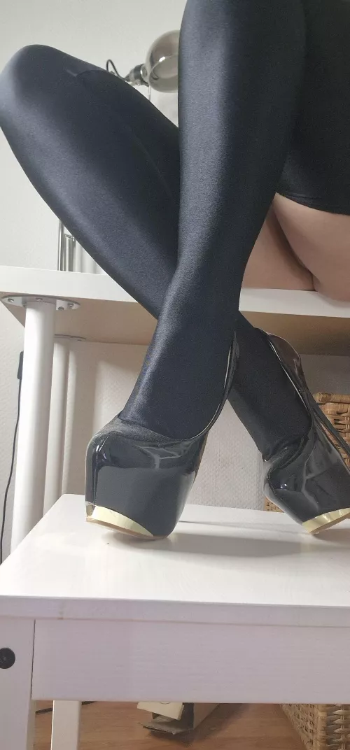 They look beautiful with my shoes 🩷