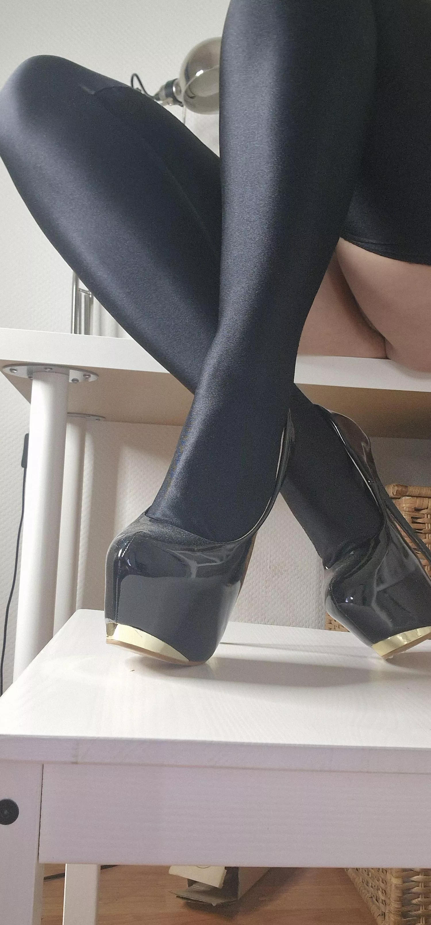 They look beautiful with my shoes 🩷