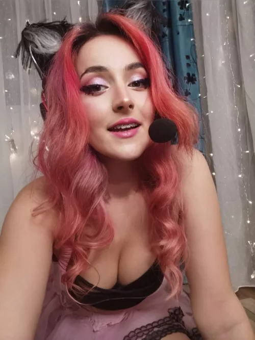 They say pink and red is not a god combo, what do you think?