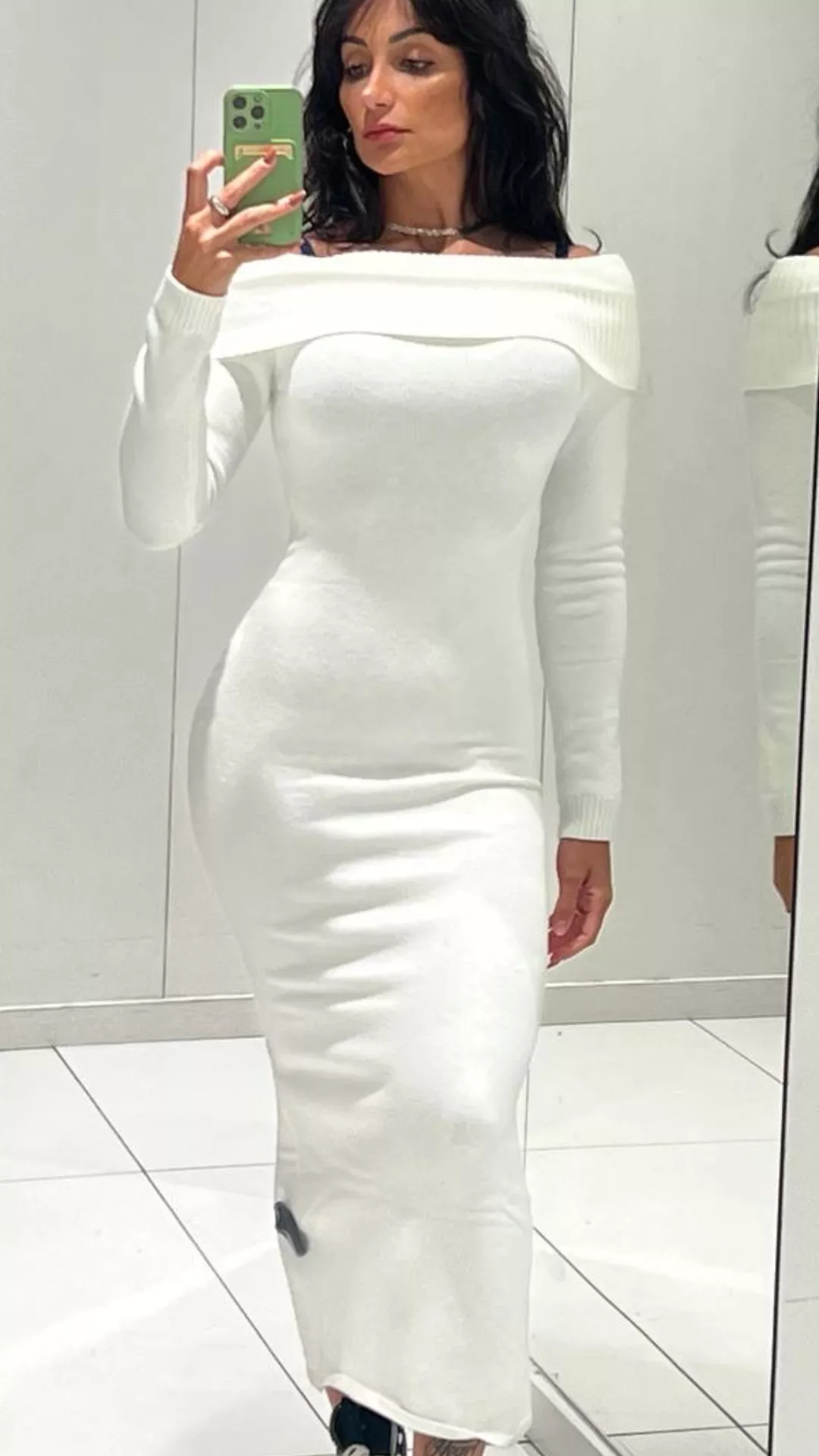 This dress perfectly accentuates all my strengths