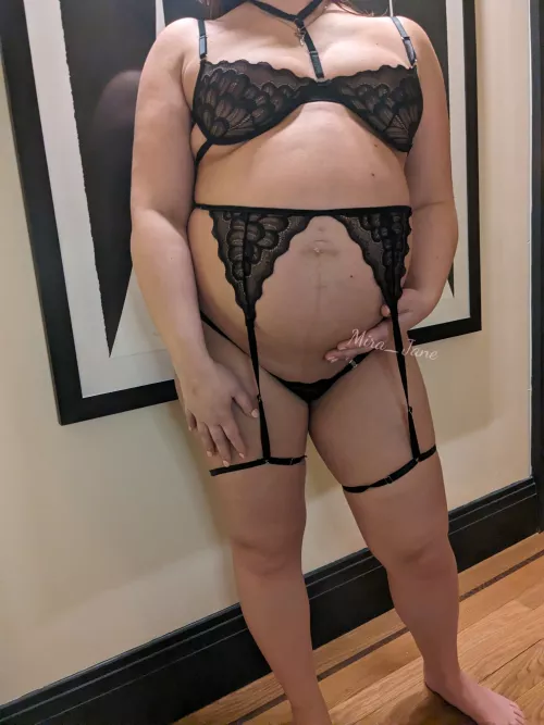 U wanna cum on my big belly or inside my pussy