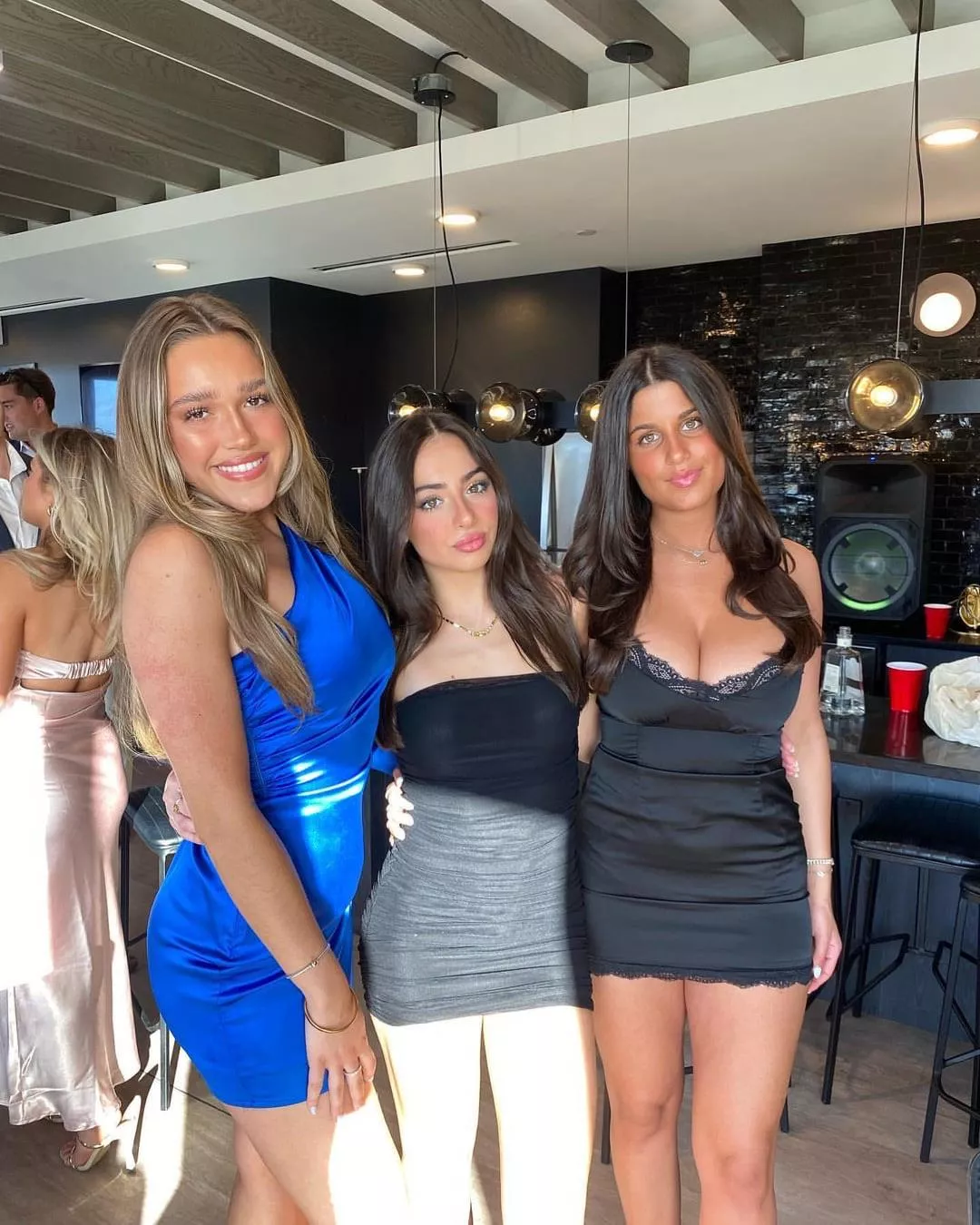 We all know who theyre jealous of 