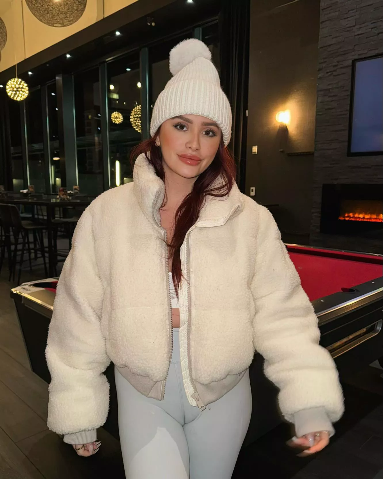 Wedgie from the front ❤️ can you guess where I'm from based on my outfit? Hint: its cold 😘