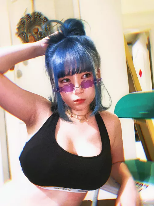 you kiss me or you pass me ?