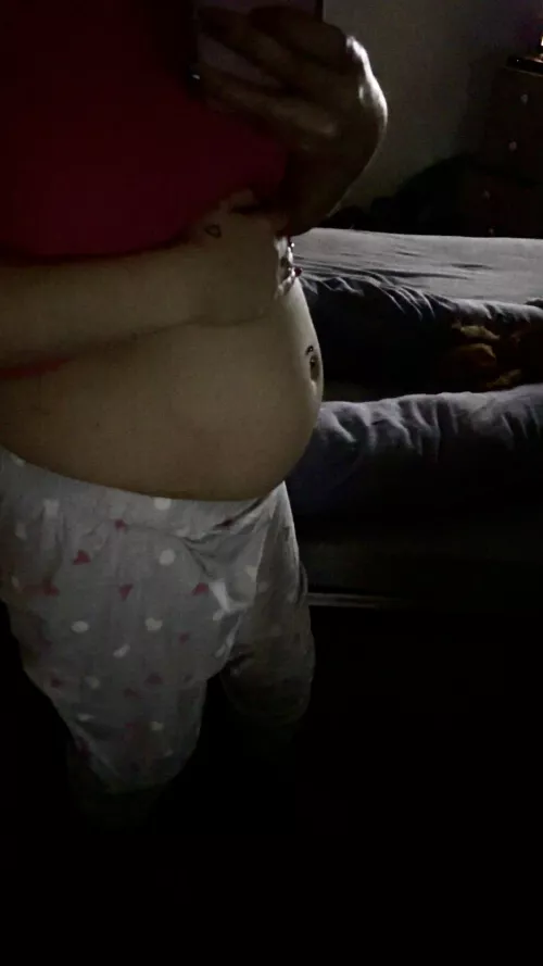 14 weeks pregnant, who wants to rub some oil on me?