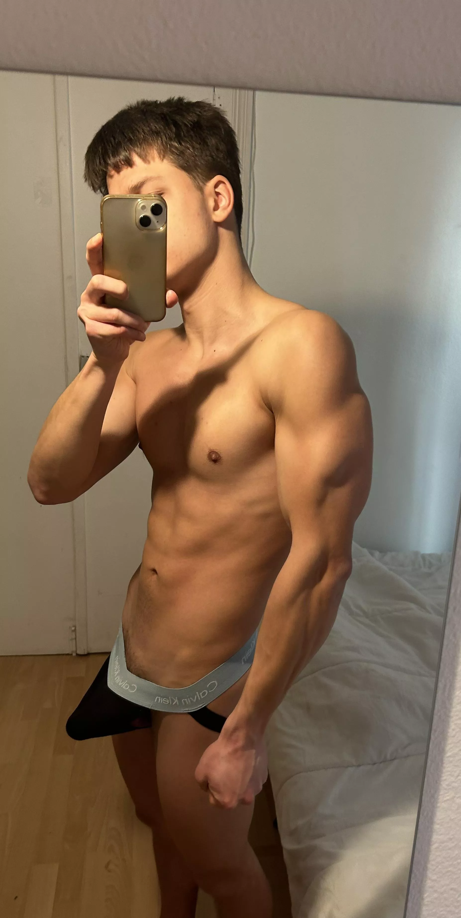 (19)Would you touch it?