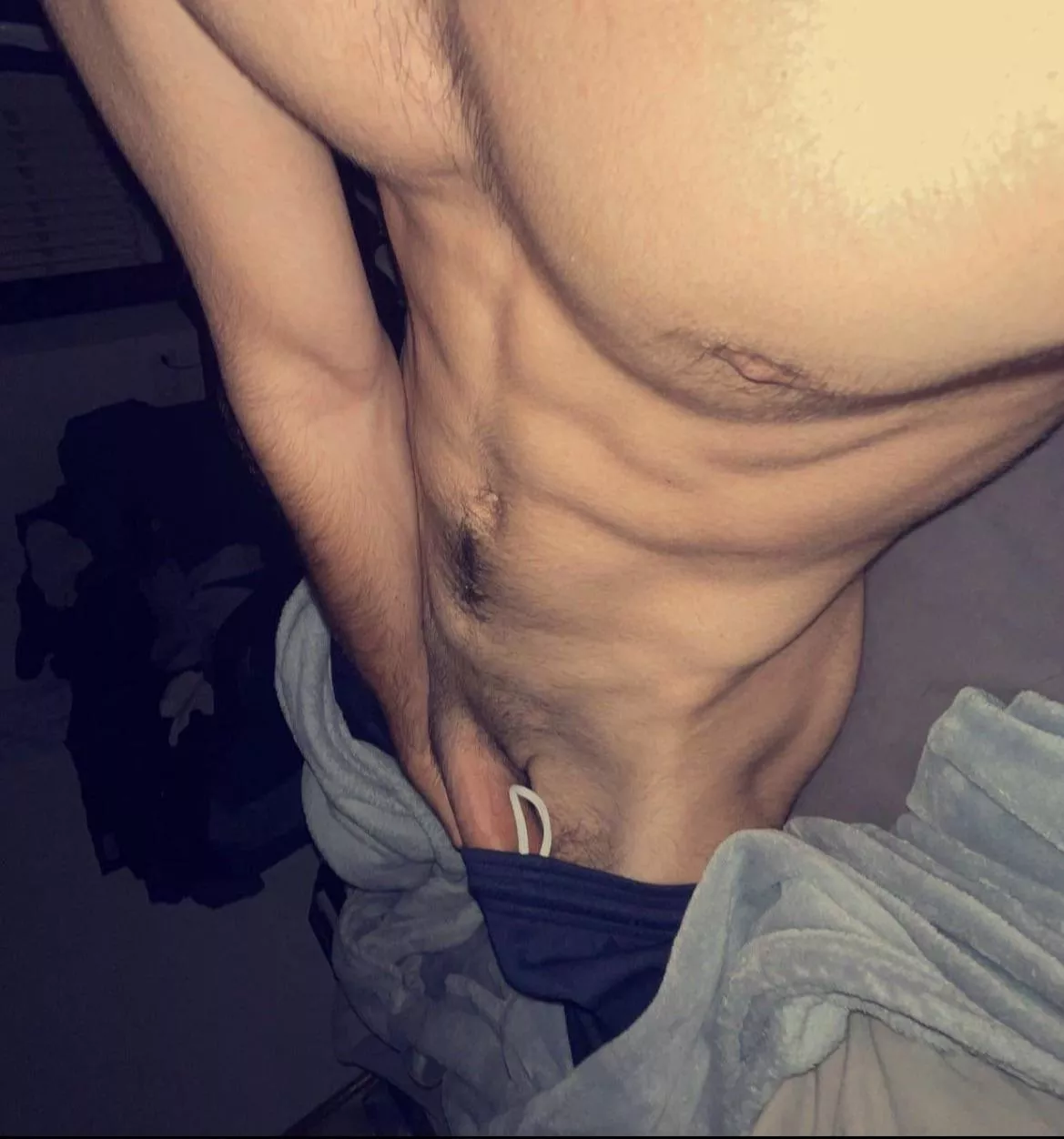 24 hung fit w abs looking for similar, shooters ++ hmu with pic chrish_hx