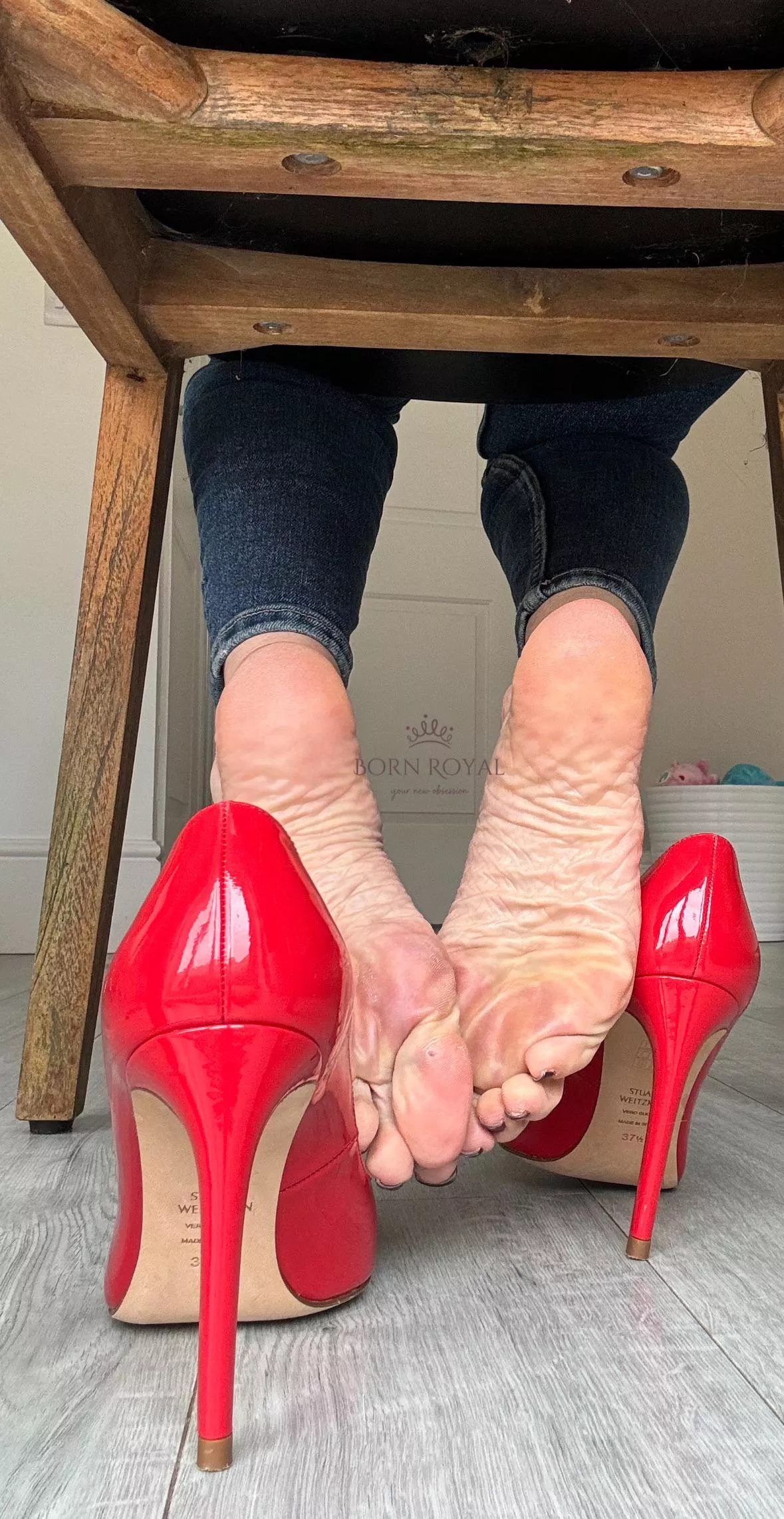 Back view. are you hypnotized yet?