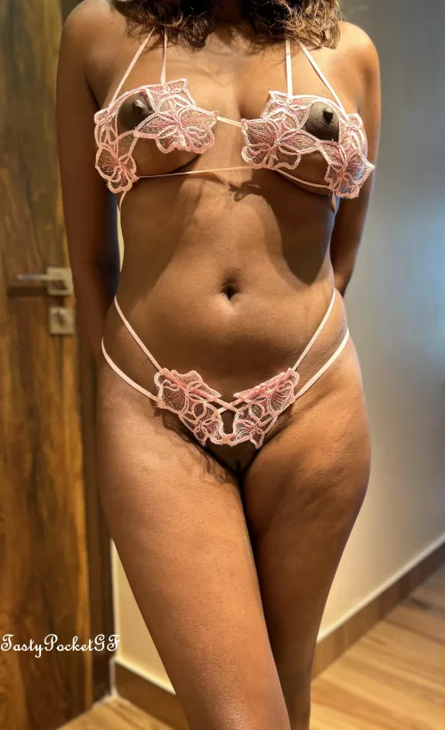 Be honest will you fuck me if I was your neighbor [F]