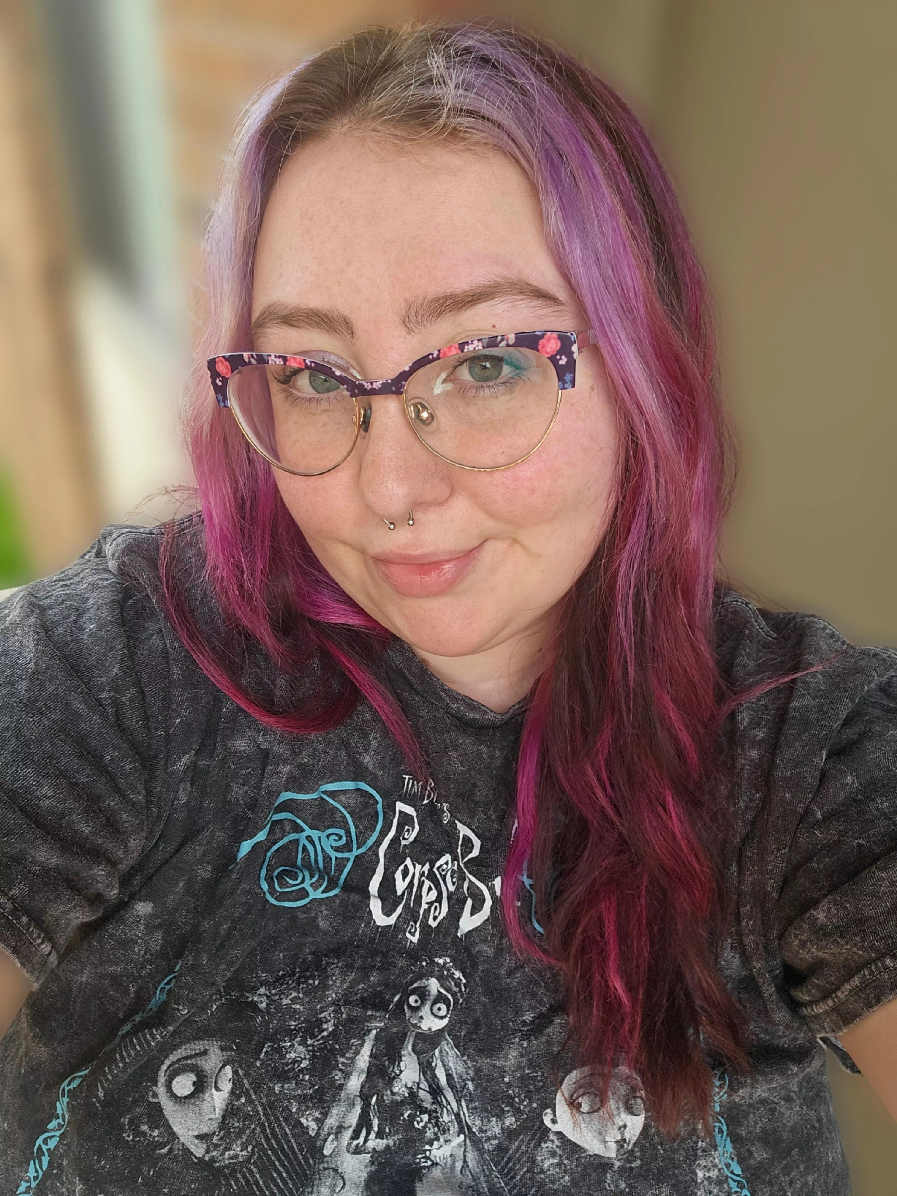 been thinking about getting a vertical labret piercing🤔🤔