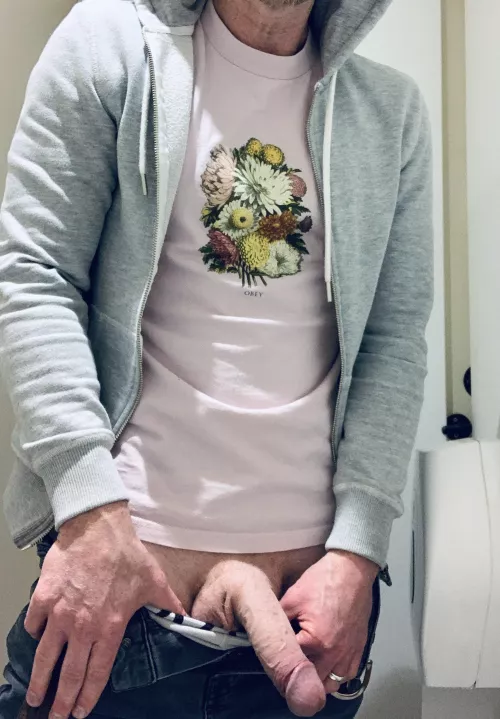 Daddy [44] is at work but can’t stop posting, is this wrong?