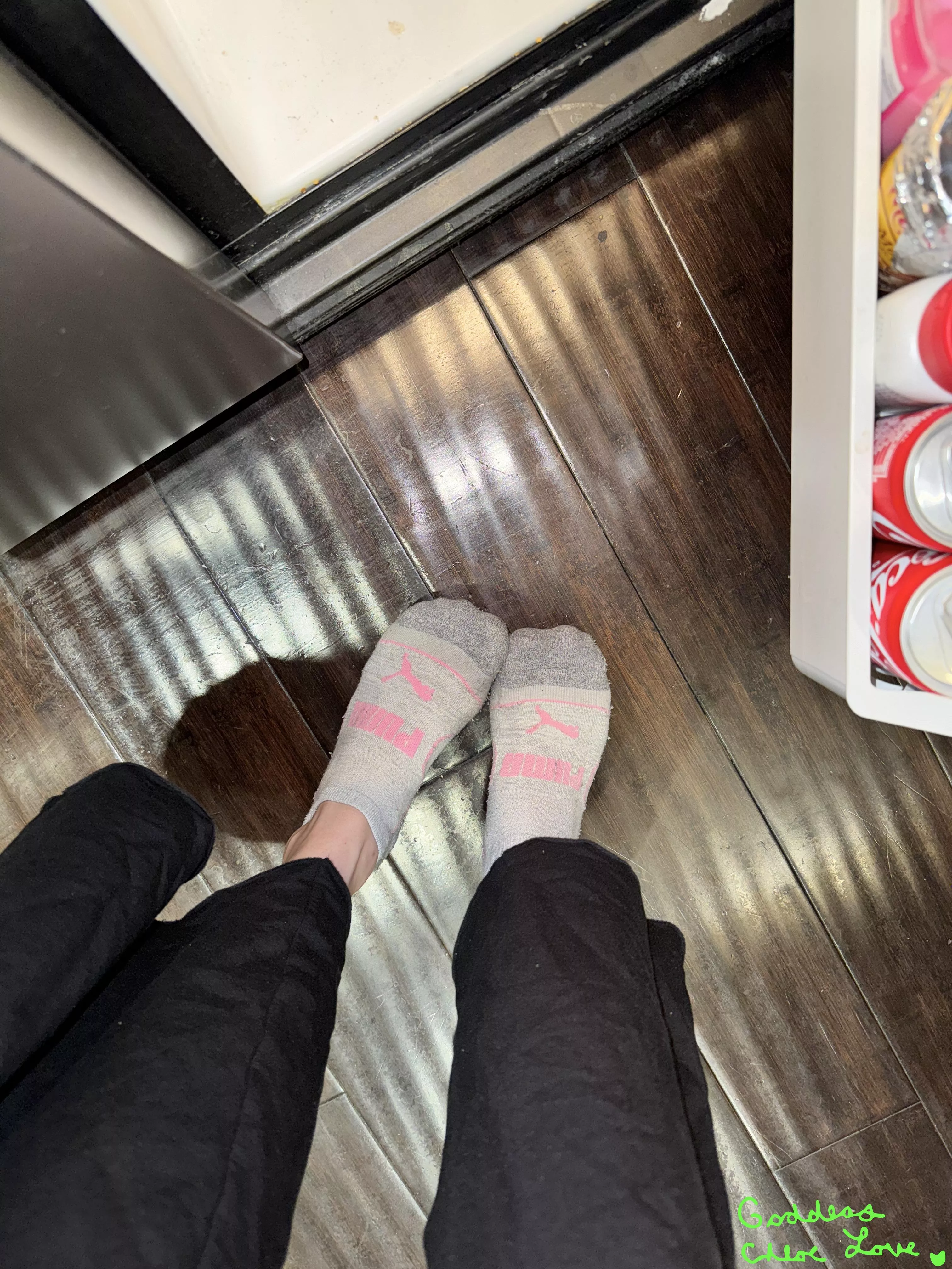 Day 6 of stinking these s0cks... LAST DAY 😈 [F]