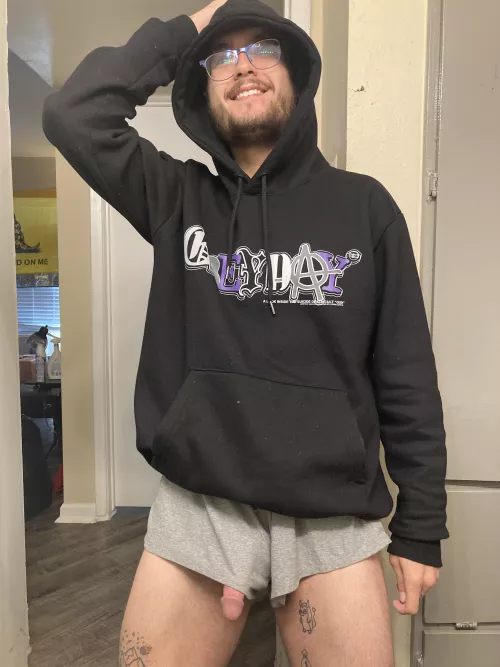 Dick out & I walk around like I don’t notice 🙈 [23]