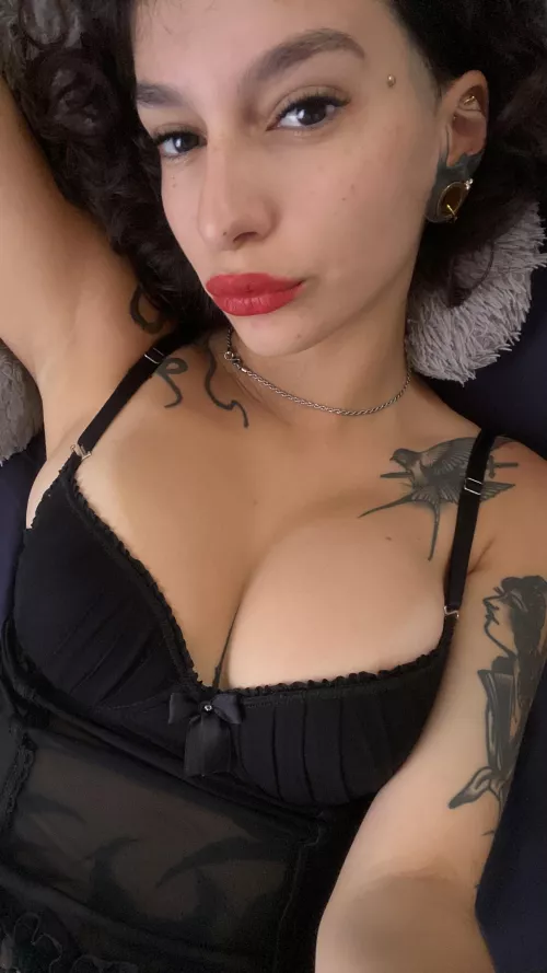 Ever thought of fully tatted Goddess in your bed...