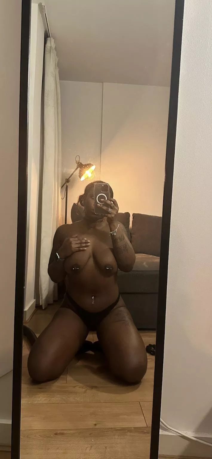 Feeling quite bare, any tattoo ideas ? ☺️