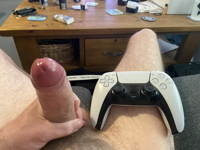 Gaming on my day off, happy Friday 🍆🎮