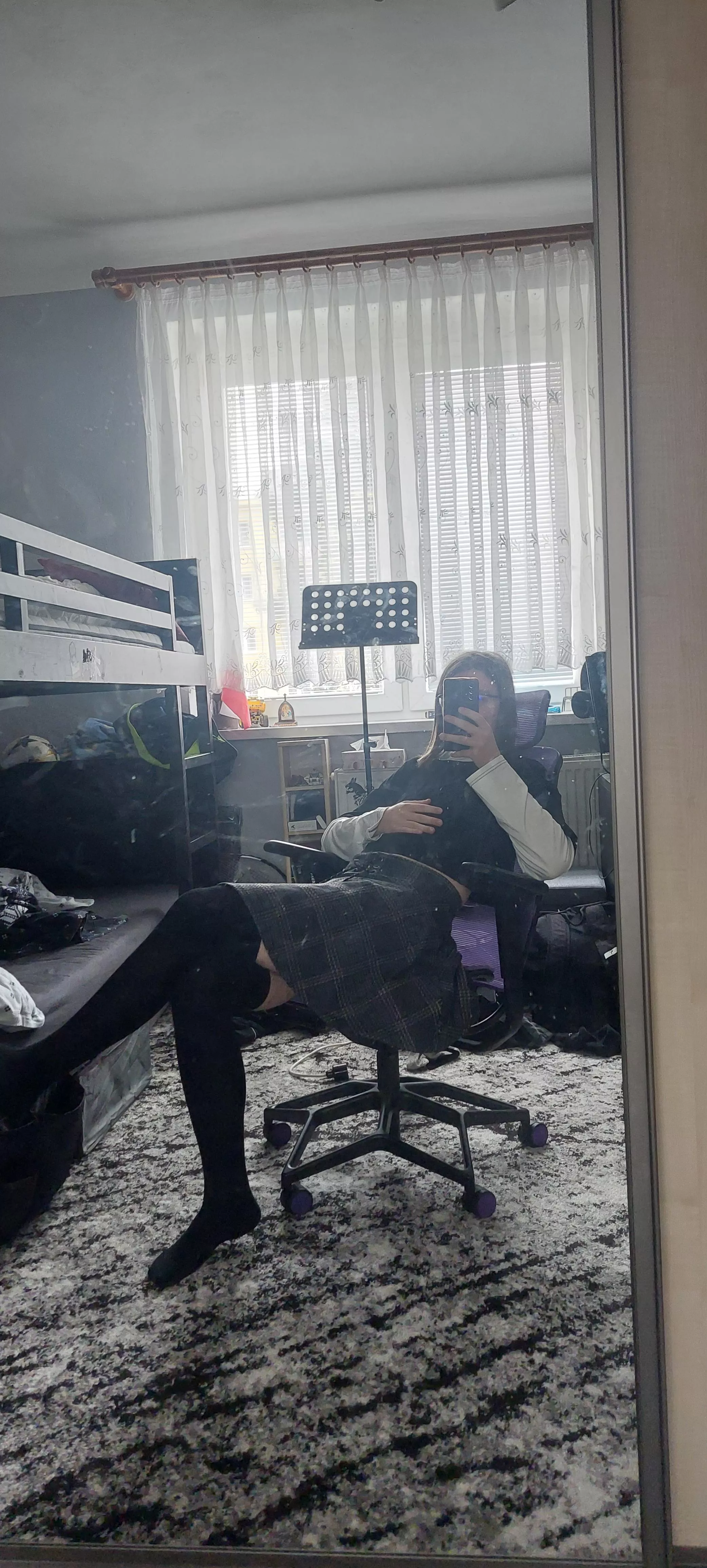 Home alone, finally time for some comfy clothes :3