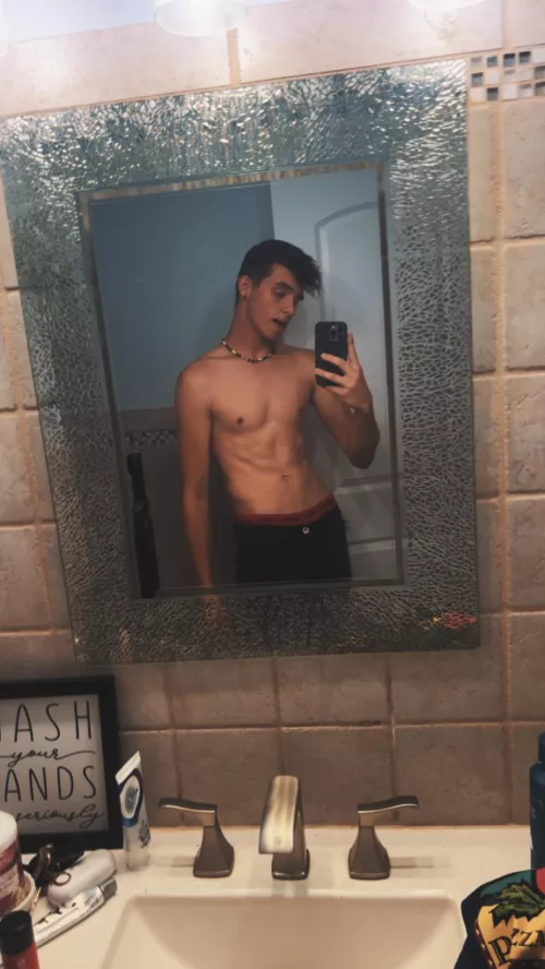 how hard do you think I can fuck with these abs?😏