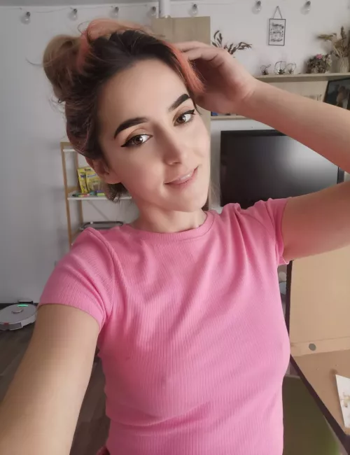 I kinda like how I look in pink 