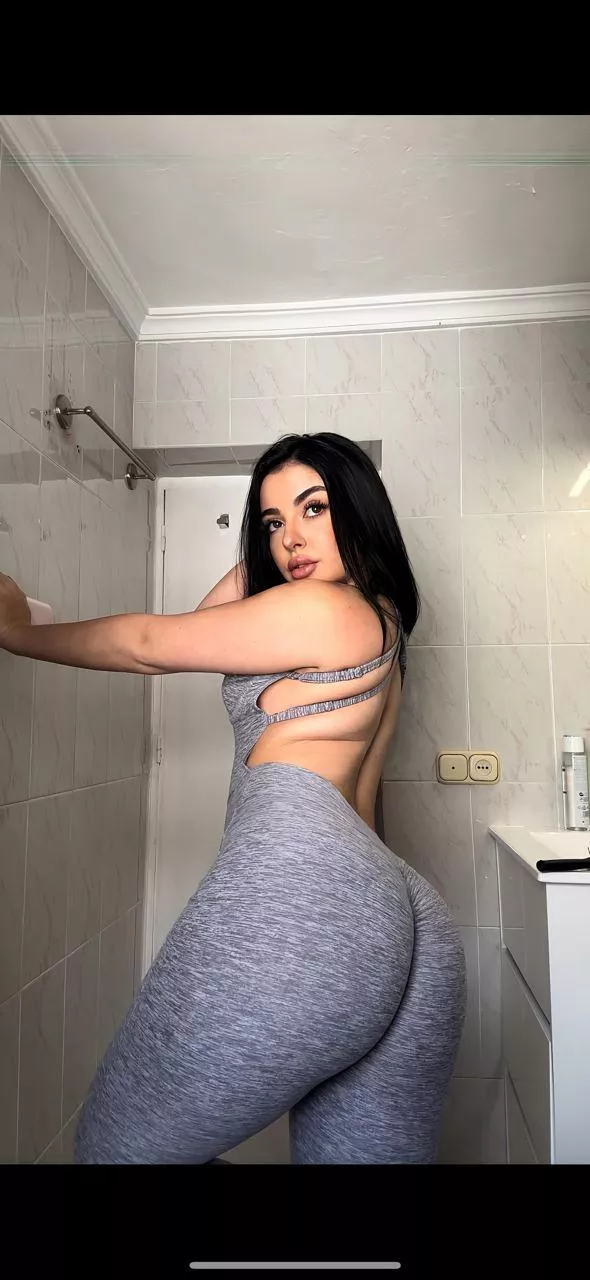 I like it when you stare at my ass