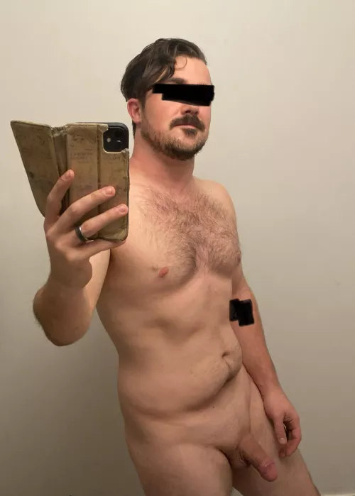 I think I look pretty cute. My little friend certainly thinks so 😉