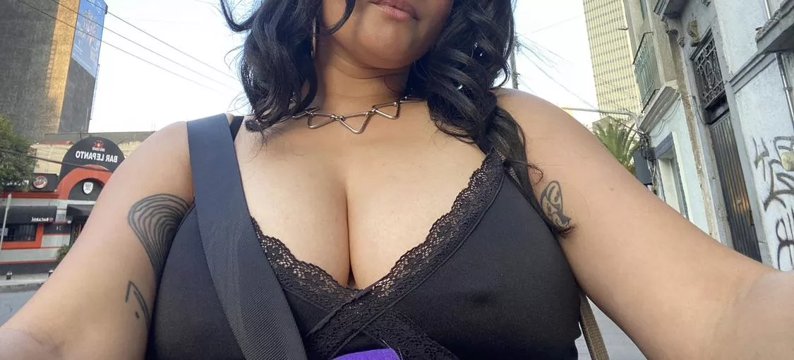 I’m having so much fun showing off on vacation!