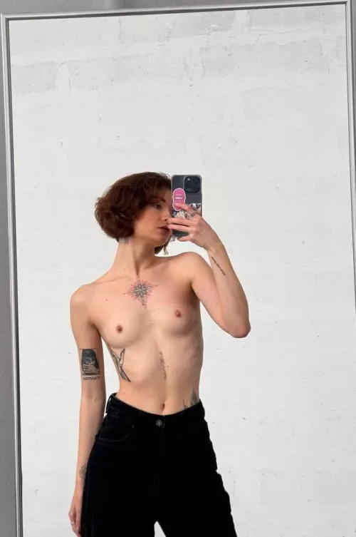 im skinny girl with ribs sticking out