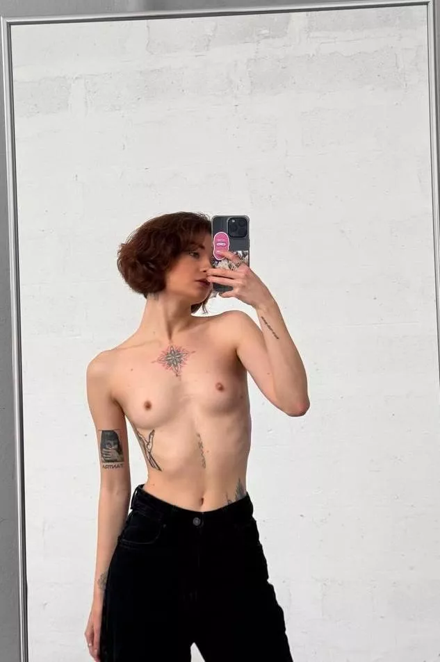 im skinny girl with ribs sticking out