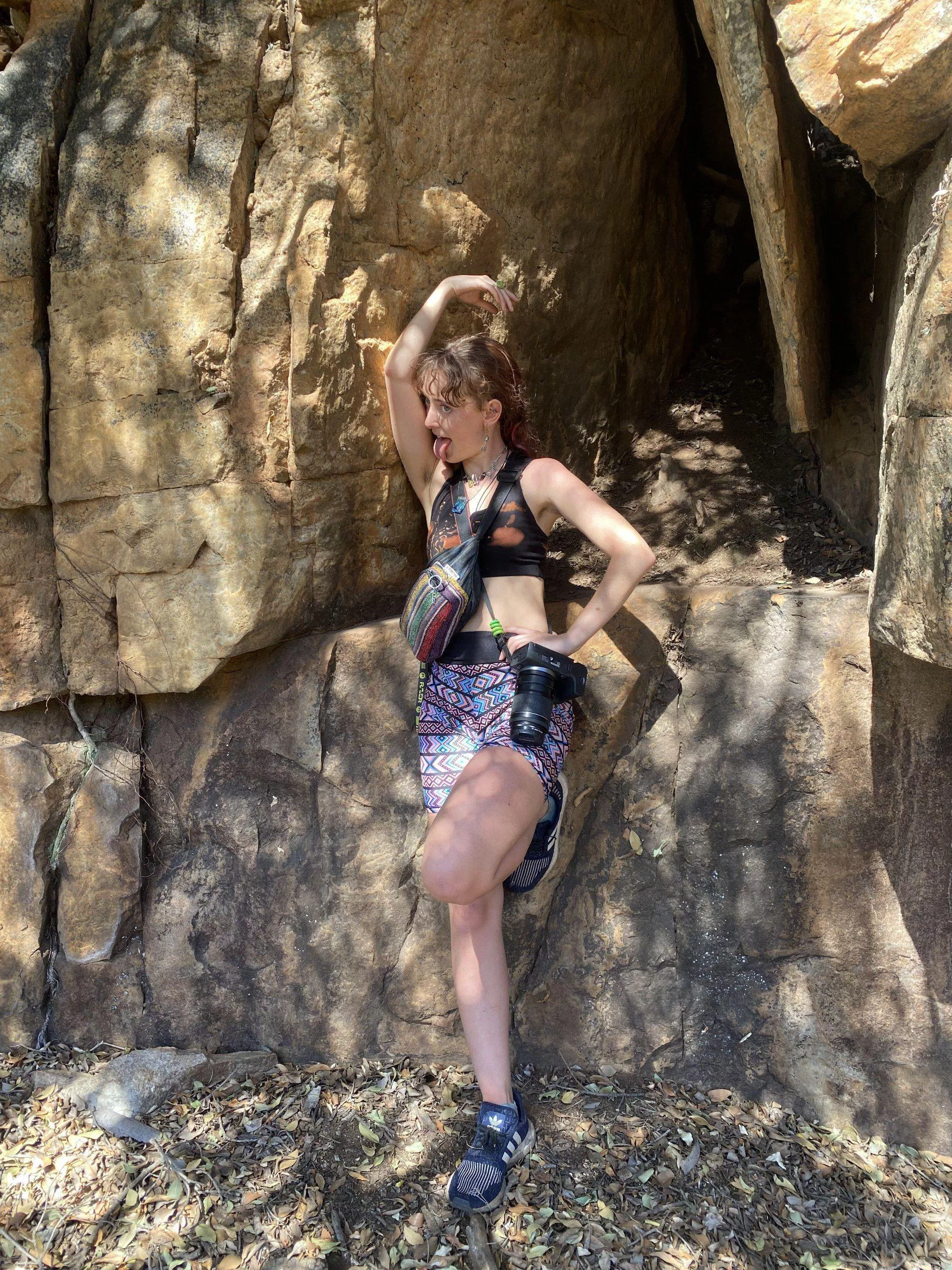 just taking some sizzling snaps in my cool cave outfit F18