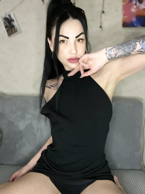 Just wanna spend this night in your bedroom