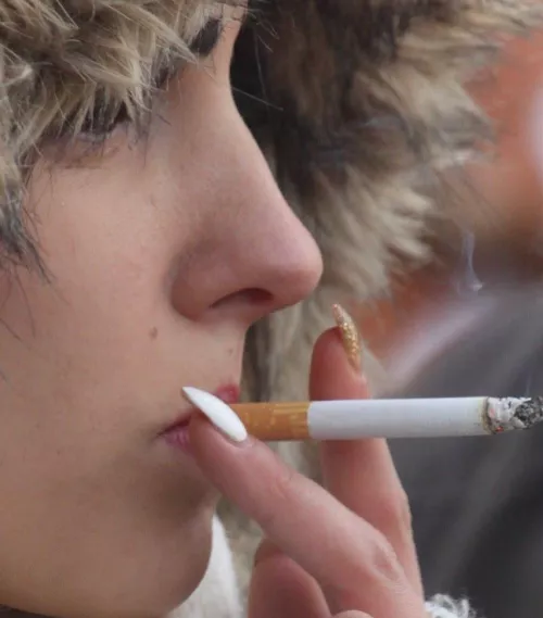 Quick drag and then a deep smokey kiss?? 