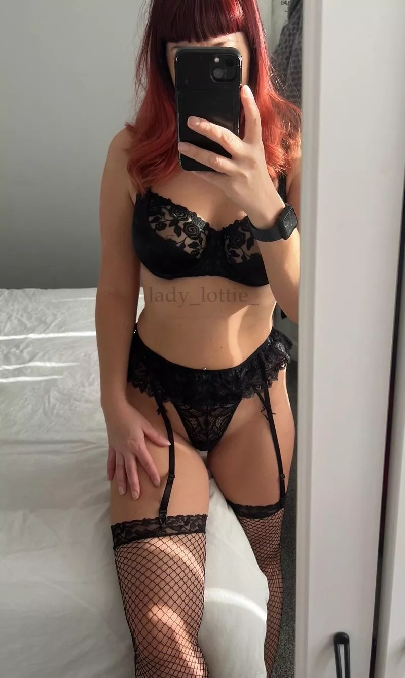 The only appropriate trophy wife outfit