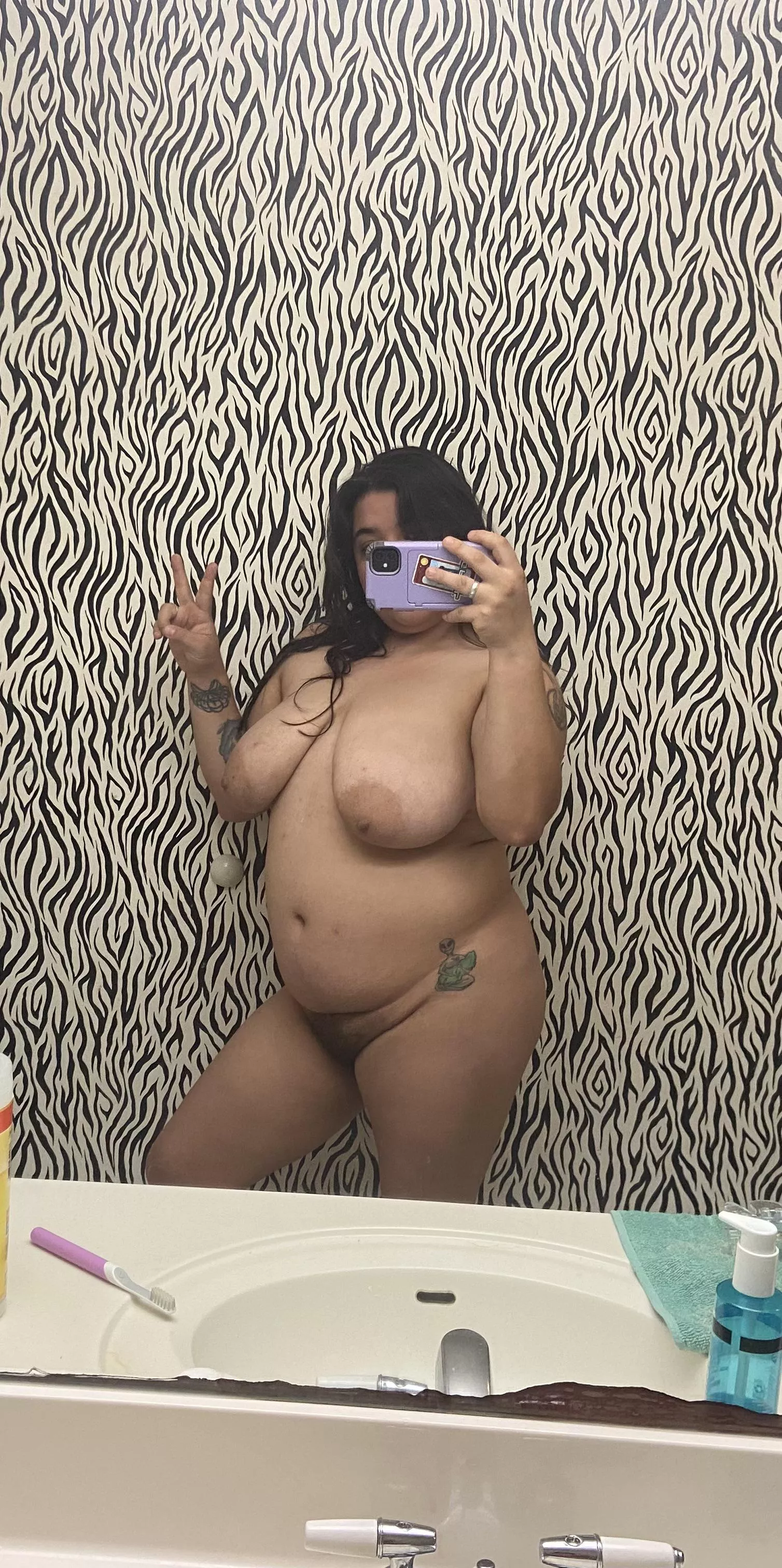 Thicc thighs save lives✨