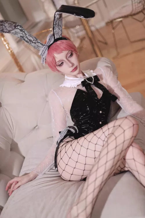 This bunny may need all of your attention 🖤