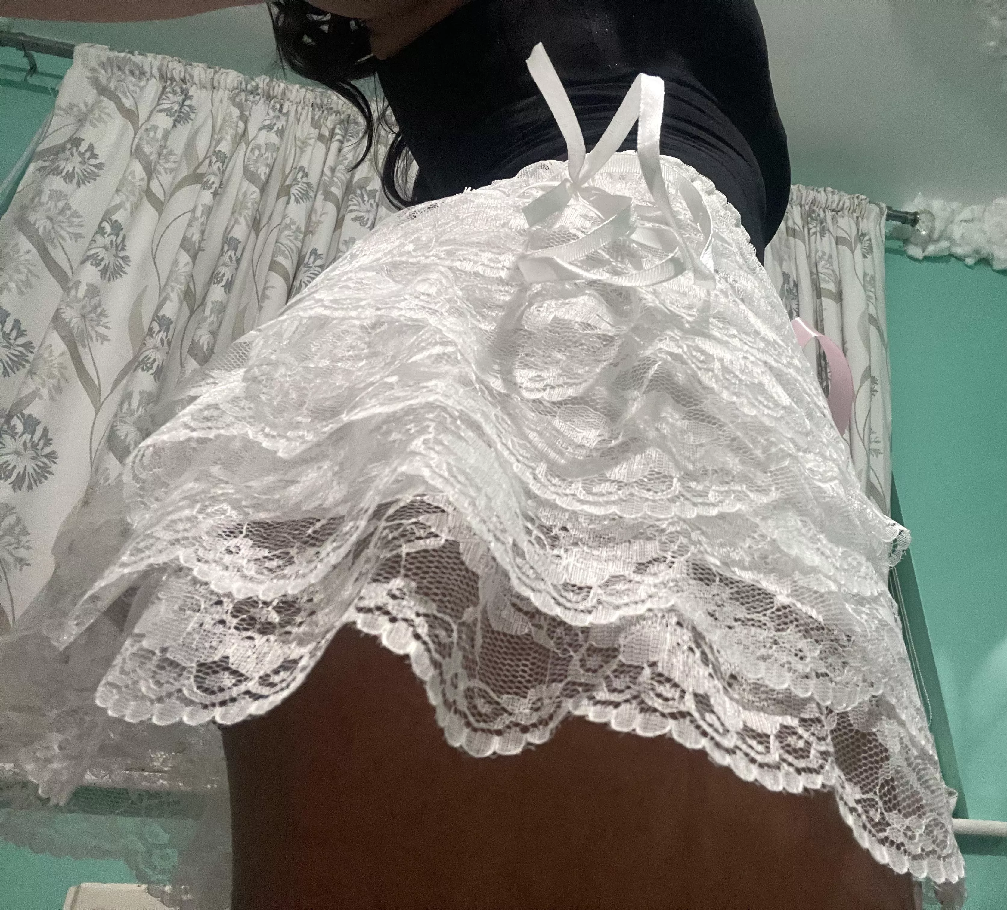 Time to put your hands up my skirt