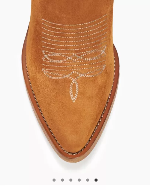 What are these??? Are they a brand logo?