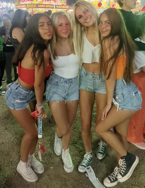 Who is the hottest at the fair? [4]