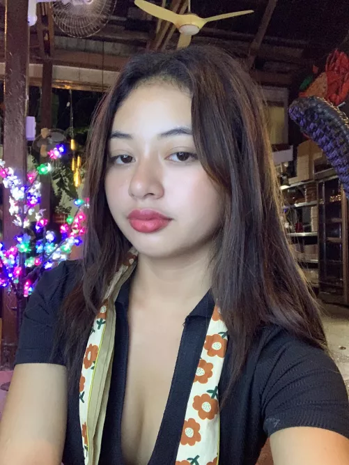 19. Filipina. Single. :(