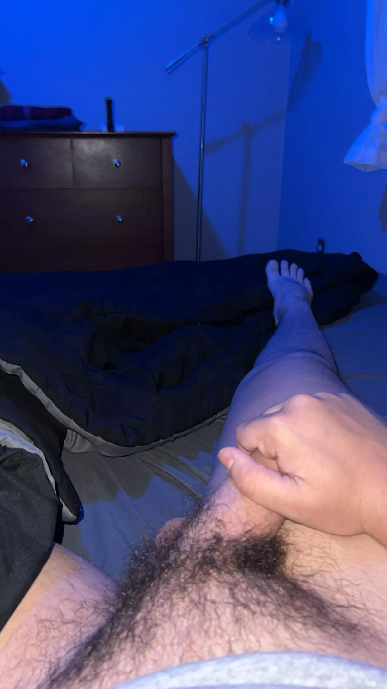 19 straight college bro so fucking horny today add the snap @santinoc05