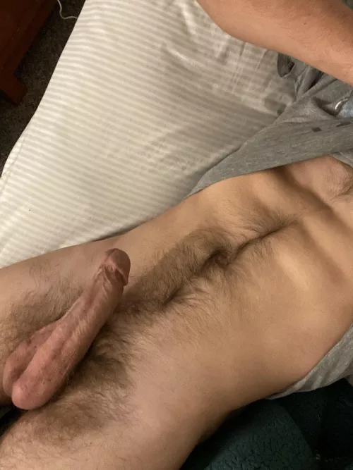 21 year old top here. Freaky bottoms add me @ xavierrr.23
