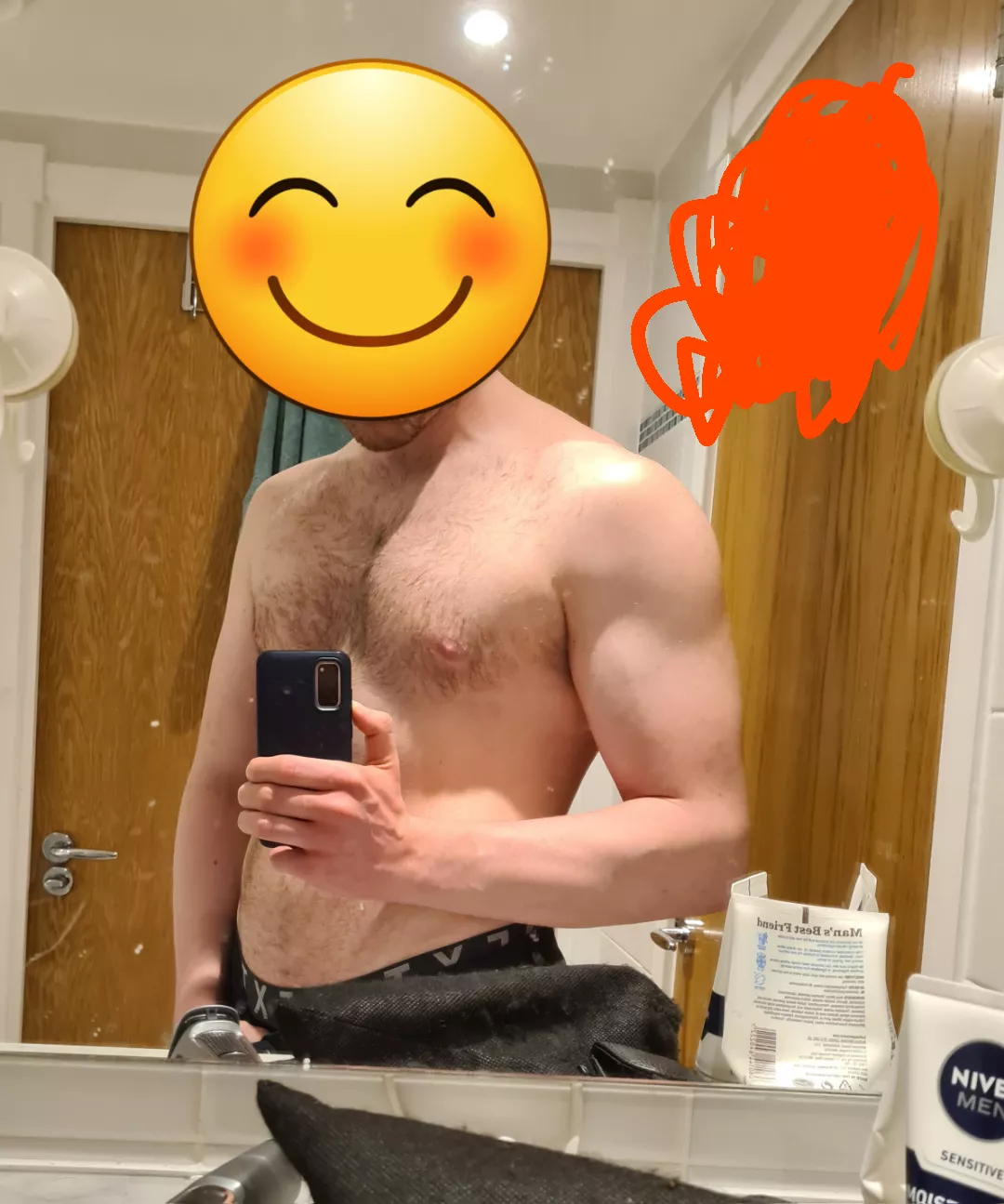 28 gym bro. Rugby build, hung and super thick. Looking for other gym bros. Around my age or older. Add: UKUCLAD