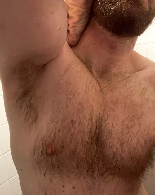 [39] Wanna sniff, bro?
